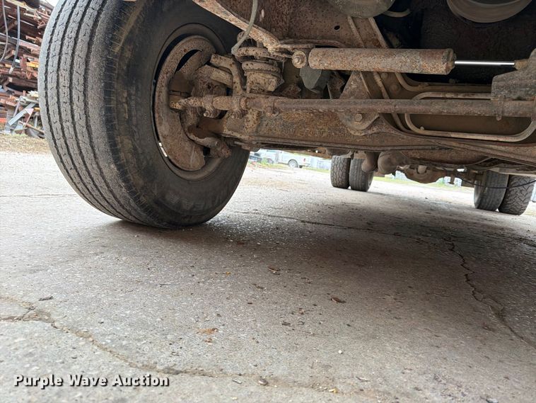 image for item FU4698 1996 Ford F350 flatbed pickup truck