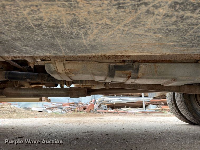 image for item FU4698 1996 Ford F350 flatbed pickup truck