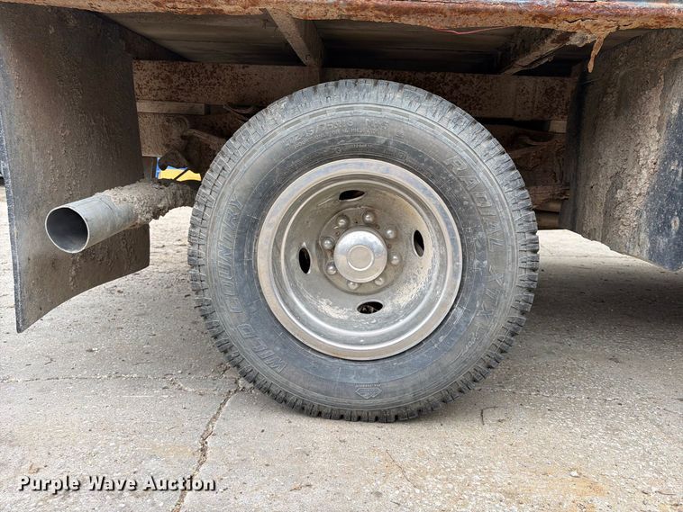 image for item FU4698 1996 Ford F350 flatbed pickup truck