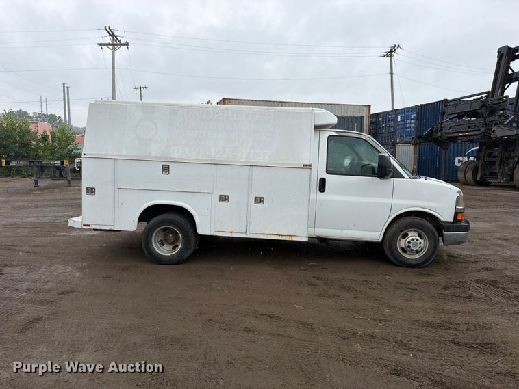 image for item FU4725 2012 Chevrolet Express 3500 utility van