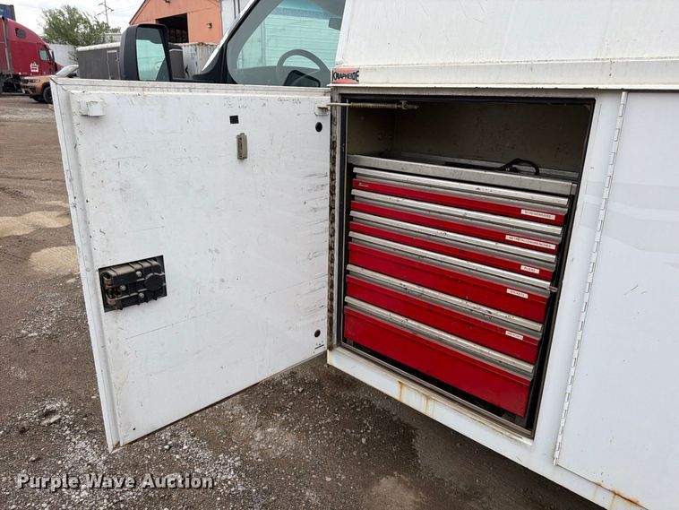 image for item FU4725 2012 Chevrolet Express 3500 utility van