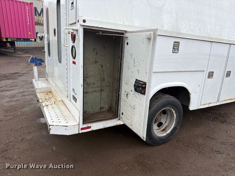 image for item FU4725 2012 Chevrolet Express 3500 utility van