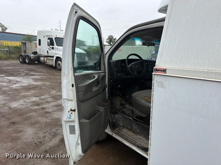 image for item FU4725 2012 Chevrolet Express 3500 utility van