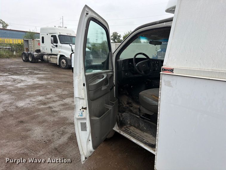 image for item FU4725 2012 Chevrolet Express 3500 utility van