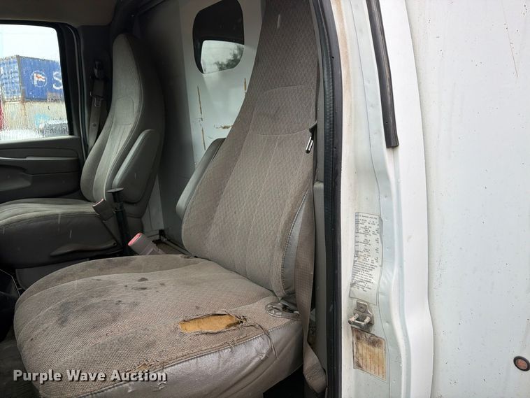 image for item FU4725 2012 Chevrolet Express 3500 utility van