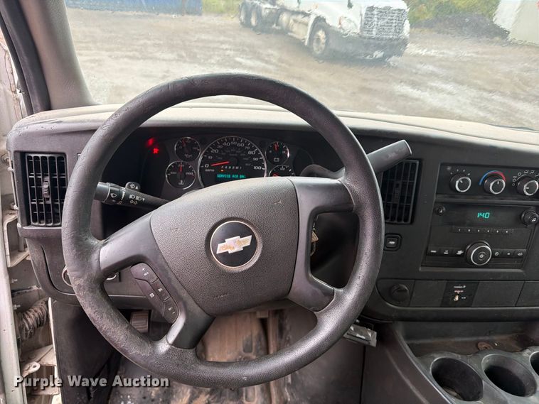 image for item FU4725 2012 Chevrolet Express 3500 utility van