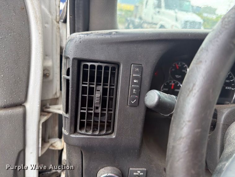 image for item FU4725 2012 Chevrolet Express 3500 utility van