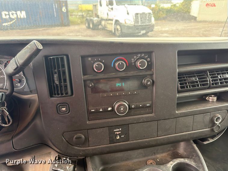 image for item FU4725 2012 Chevrolet Express 3500 utility van