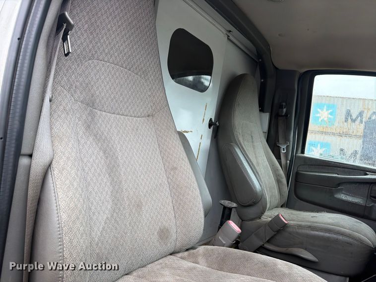 image for item FU4725 2012 Chevrolet Express 3500 utility van