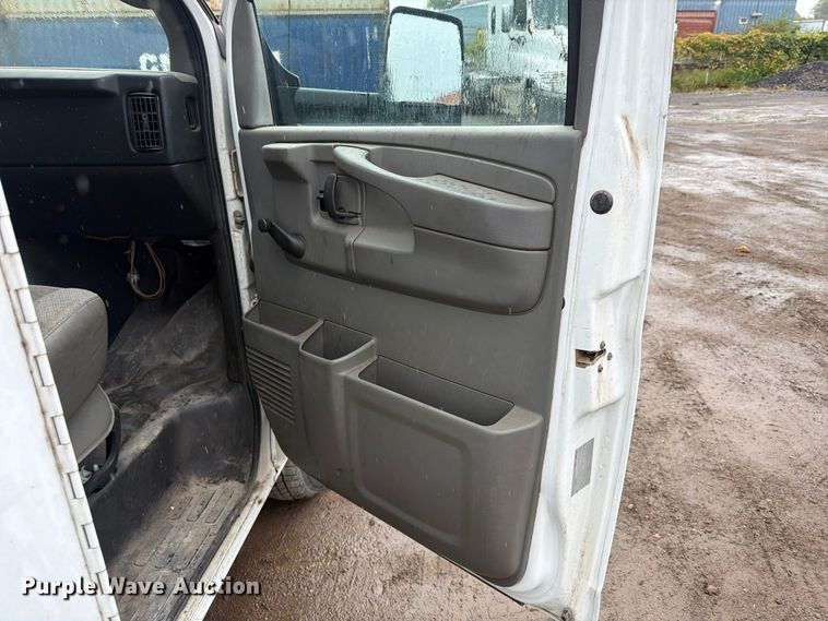 image for item FU4725 2012 Chevrolet Express 3500 utility van