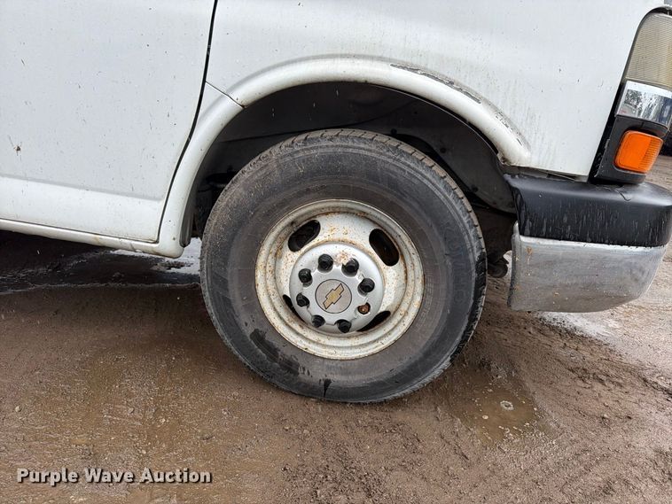 image for item FU4725 2012 Chevrolet Express 3500 utility van
