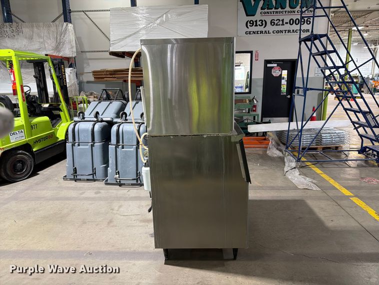 image for item FU4749 Hoshizaki KM-660MAJ ice maker