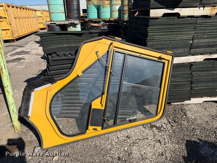 image for item FU4754 Forklift doors