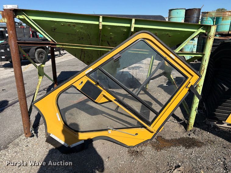 image for item FU4754 Forklift doors