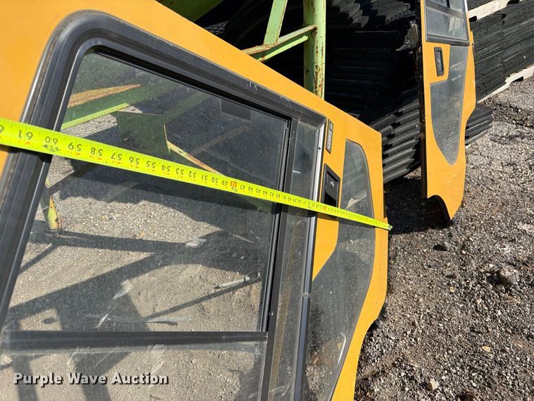 image for item FU4754 Forklift doors