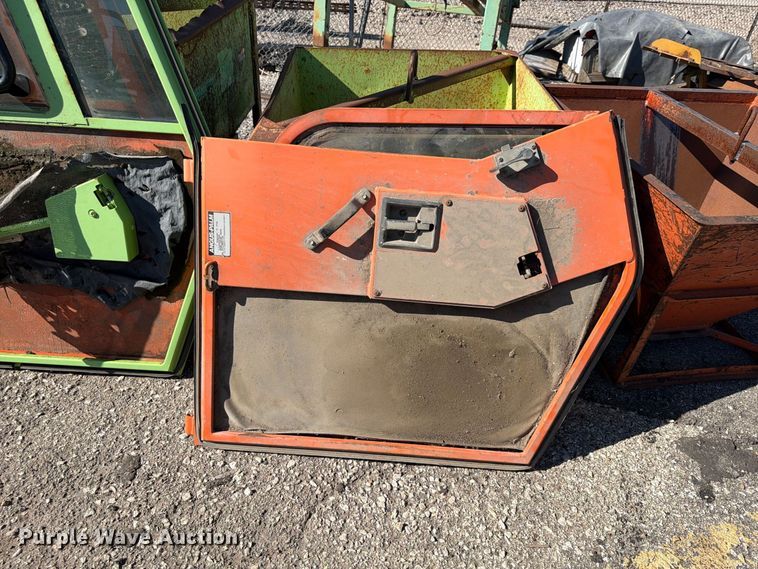 image for item FU4754 Forklift doors