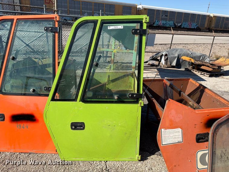 image for item FU4754 Forklift doors