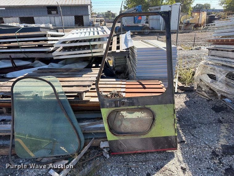 image for item FU4754 Forklift doors