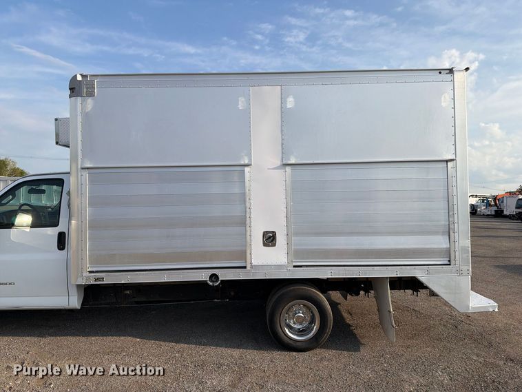 image for item FW3500 2016 Chevrolet Express 4500 box truck
