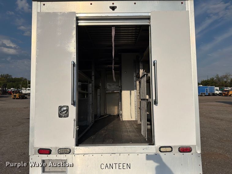 image for item FW3500 2016 Chevrolet Express 4500 box truck