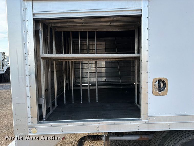 image for item FW3500 2016 Chevrolet Express 4500 box truck