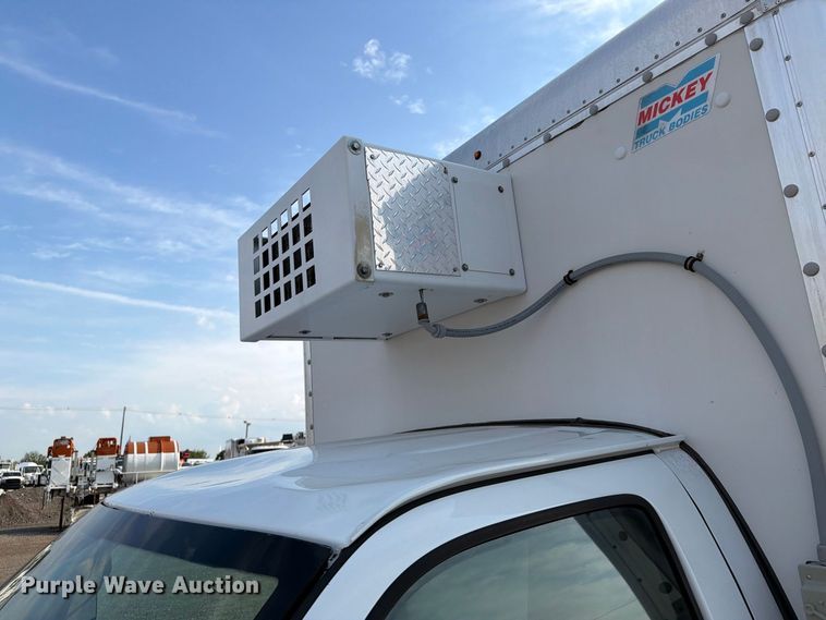 image for item FW3500 2016 Chevrolet Express 4500 box truck
