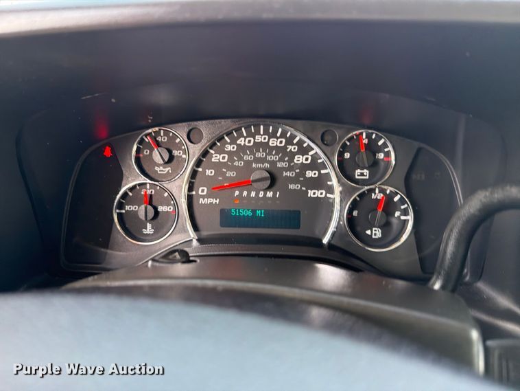 image for item FW3500 2016 Chevrolet Express 4500 box truck