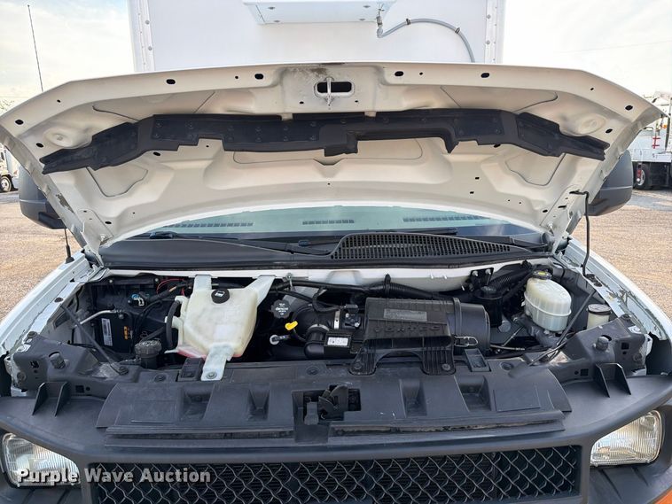 image for item FW3500 2016 Chevrolet Express 4500 box truck