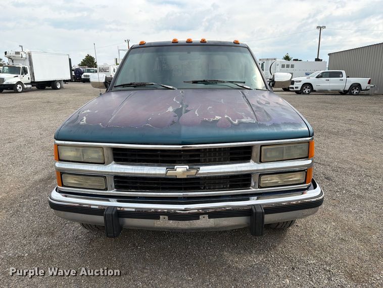 image for item FW3506 1993 Chevrolet C3500 Crew Cab pickup truck