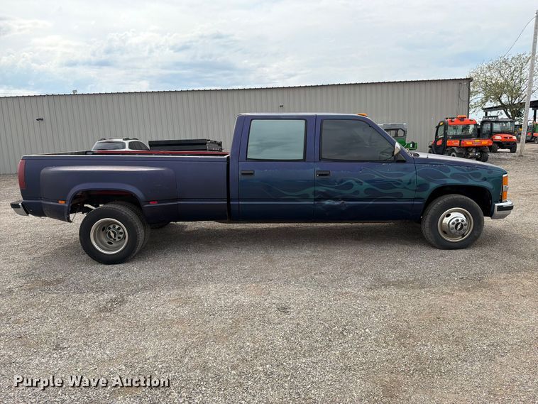 image for item FW3506 1993 Chevrolet C3500 Crew Cab pickup truck