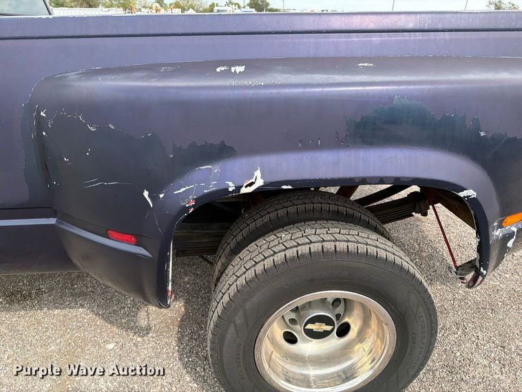image for item FW3506 1993 Chevrolet C3500 Crew Cab pickup truck