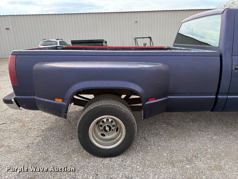 image for item FW3506 1993 Chevrolet C3500 Crew Cab pickup truck
