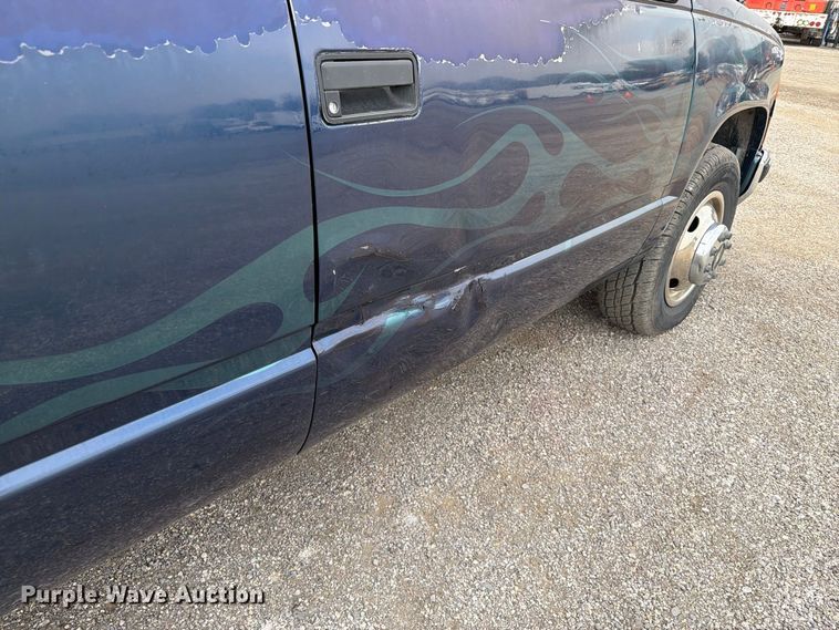 image for item FW3506 1993 Chevrolet C3500 Crew Cab pickup truck