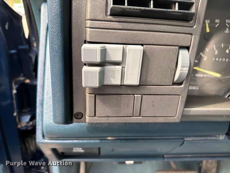 image for item FW3506 1993 Chevrolet C3500 Crew Cab pickup truck
