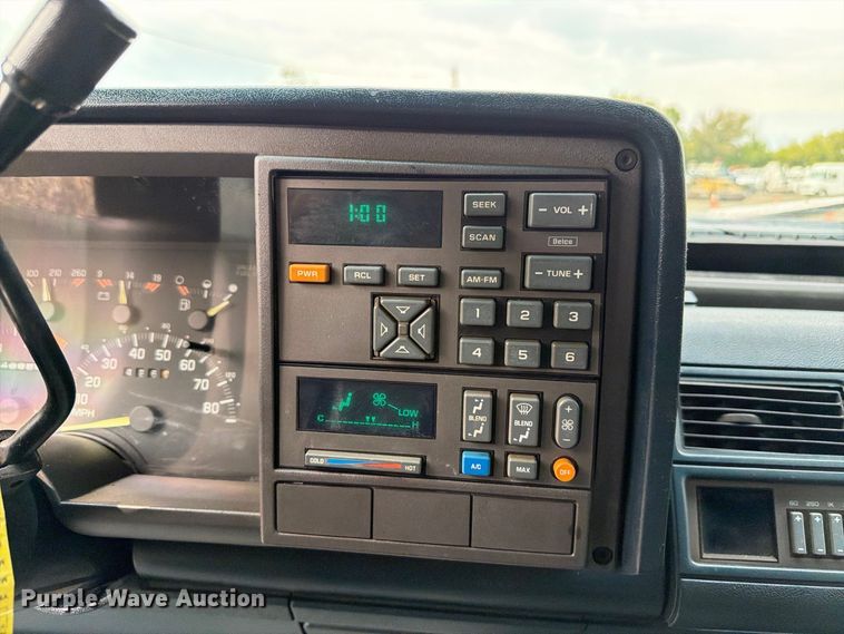 image for item FW3506 1993 Chevrolet C3500 Crew Cab pickup truck