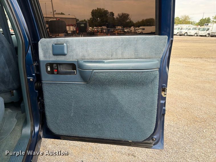 image for item FW3506 1993 Chevrolet C3500 Crew Cab pickup truck