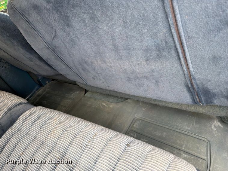 image for item FW3506 1993 Chevrolet C3500 Crew Cab pickup truck