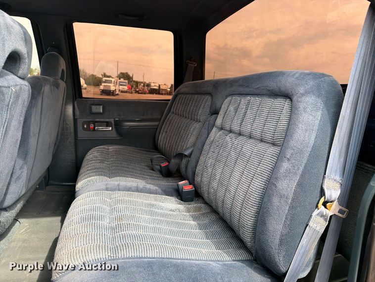image for item FW3506 1993 Chevrolet C3500 Crew Cab pickup truck