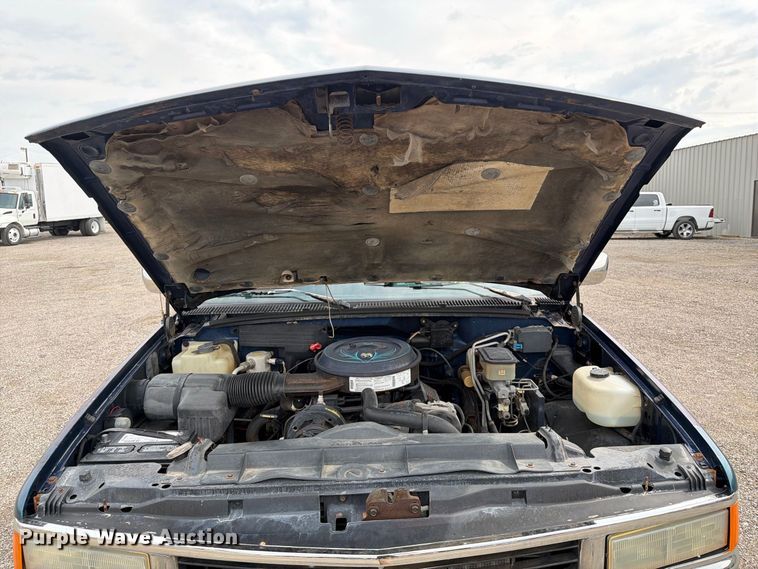 image for item FW3506 1993 Chevrolet C3500 Crew Cab pickup truck