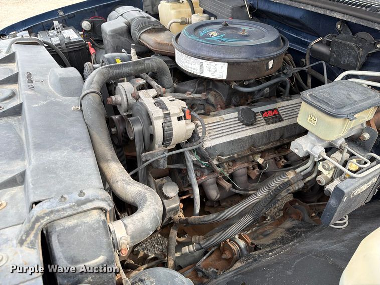image for item FW3506 1993 Chevrolet C3500 Crew Cab pickup truck