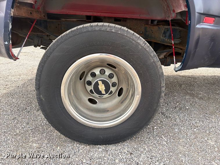 image for item FW3506 1993 Chevrolet C3500 Crew Cab pickup truck