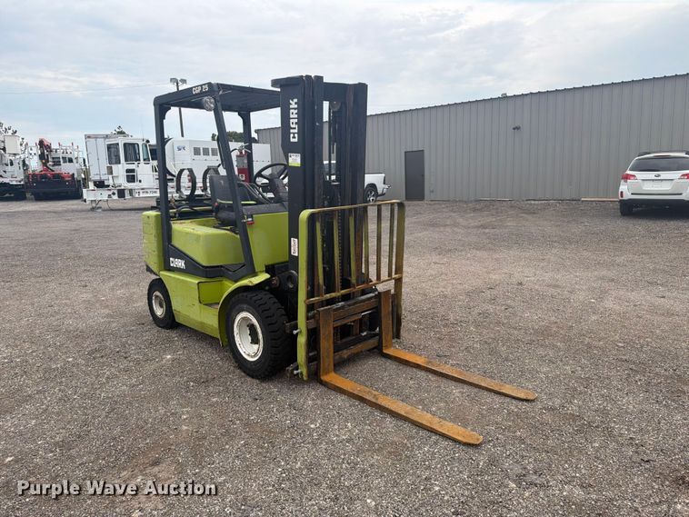 image for item FW3510 Clark CGP25 forklift