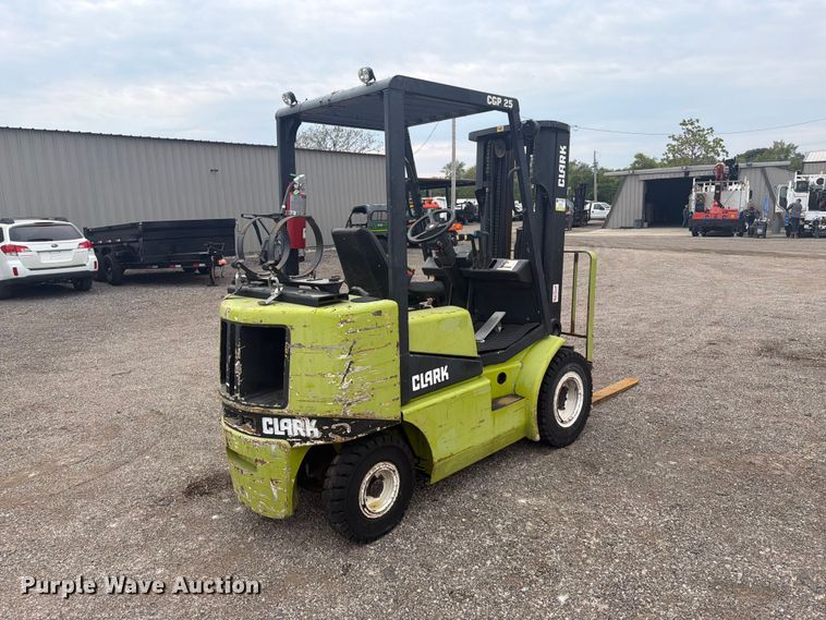 image for item FW3510 Clark CGP25 forklift