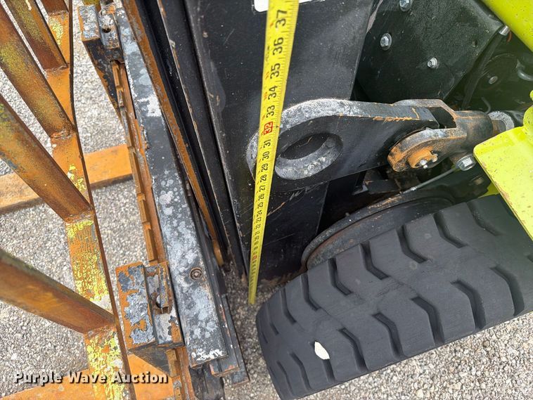 image for item FW3510 Clark CGP25 forklift