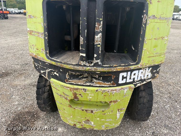 image for item FW3510 Clark CGP25 forklift