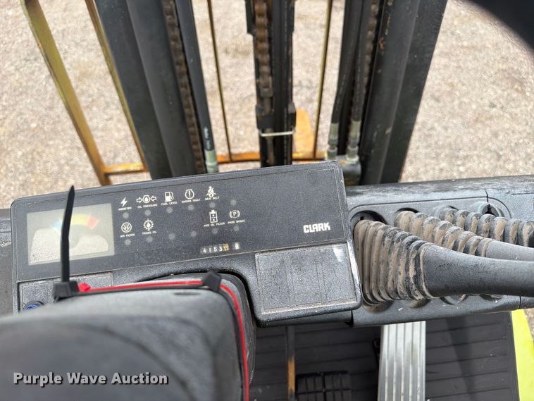 image for item FW3510 Clark CGP25 forklift