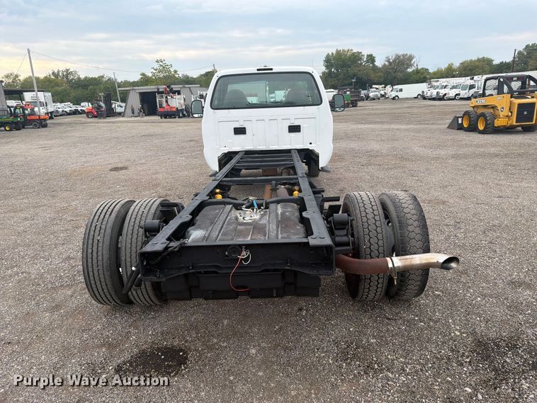 image for item FW3511 1999 Ford F-550 Super Duty truck cab and chassis