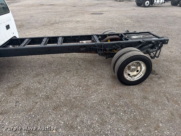 image for item FW3511 1999 Ford F-550 Super Duty truck cab and chassis