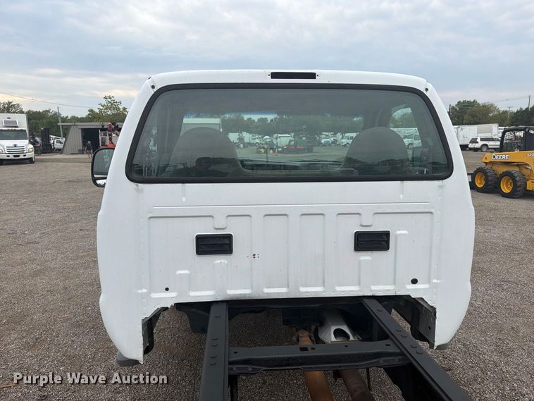 image for item FW3511 1999 Ford F-550 Super Duty truck cab and chassis