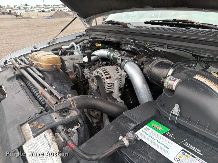image for item FW3511 1999 Ford F-550 Super Duty truck cab and chassis